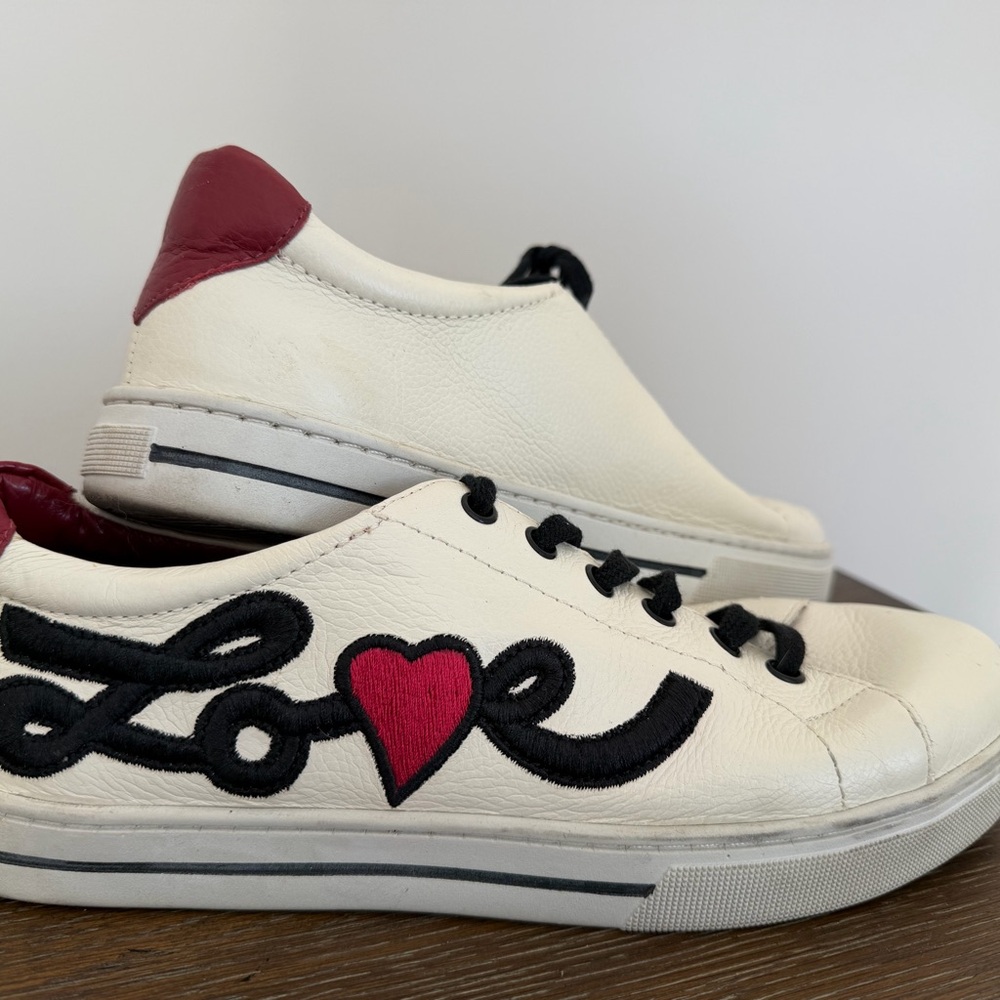 Brighton Love me white Leather Sneakers w Hearts in a 9 - Picture 5 of 15